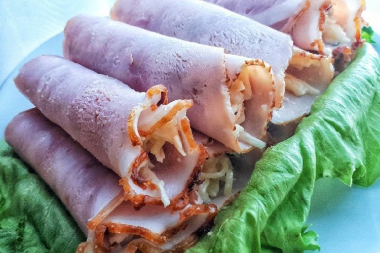 Запеченные рулетики из ветчины с сыром