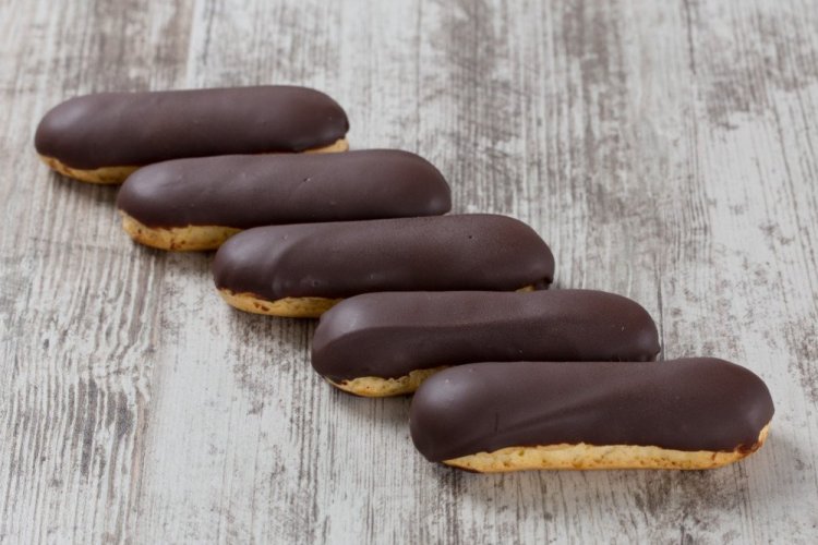 Шоколадные эклеры