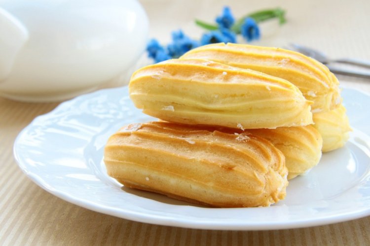 Эклеры с творожным кремом