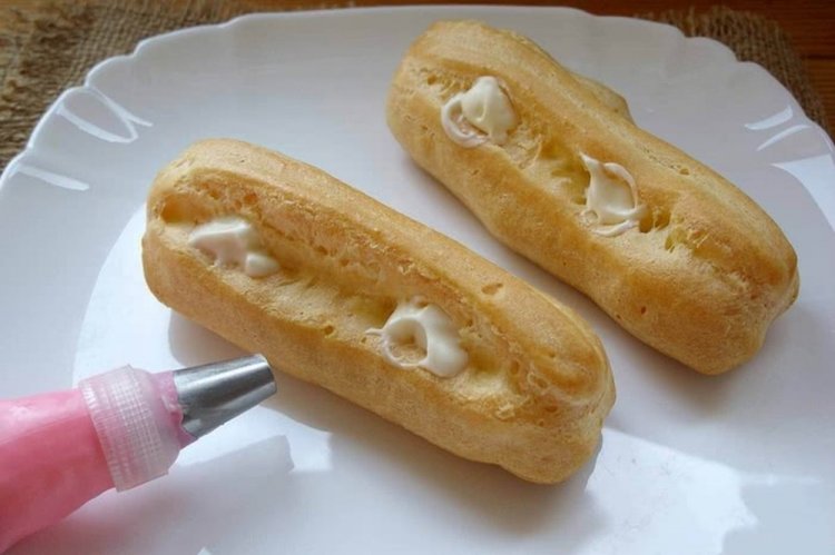 Эклеры с белковым кремом