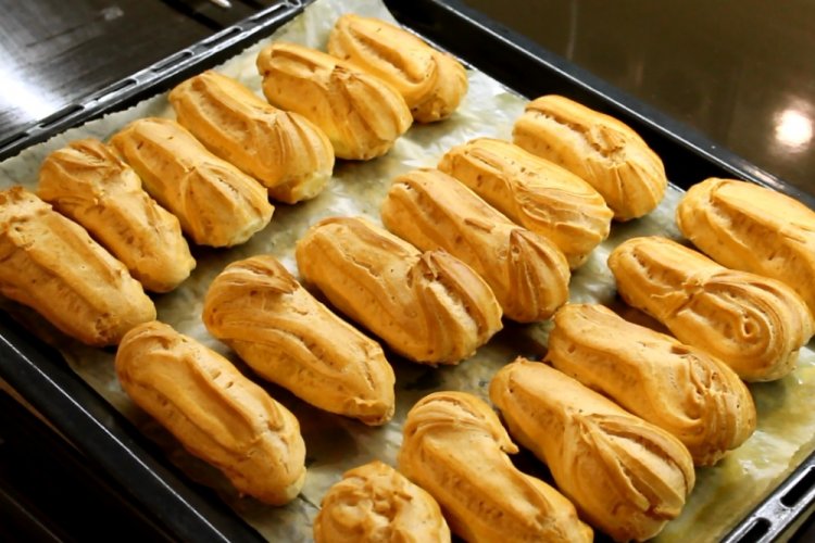 Эклеры с брынзой и зеленью