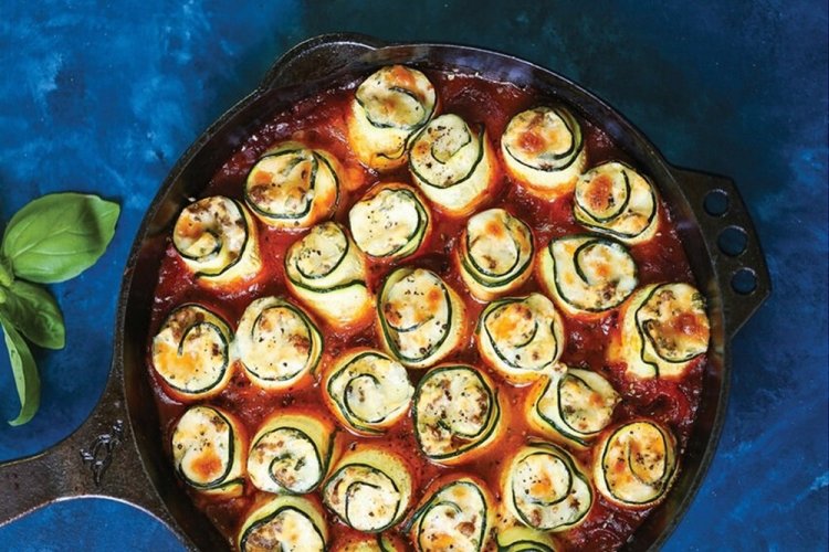 Запеченные рулетики из кабачков с фаршем