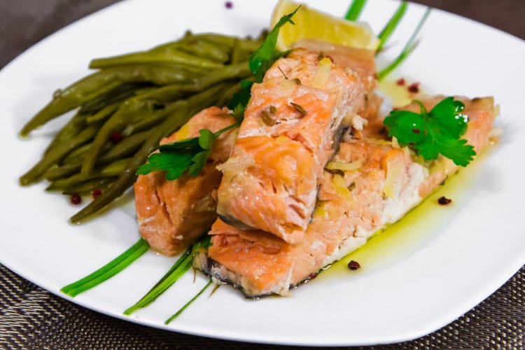 Тушеная форель в мультиварке