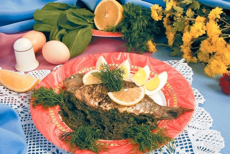 Карп со щавелем в духовке