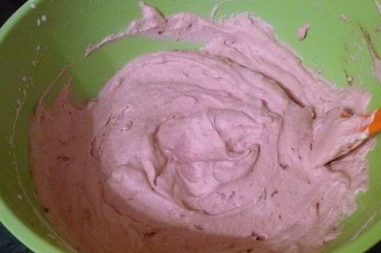 Крем из сгущенки и варенья для торта