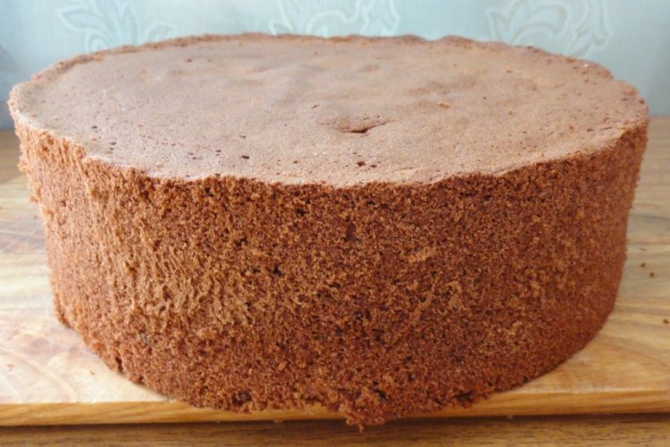 Шоколадный бисквит в мультиварке