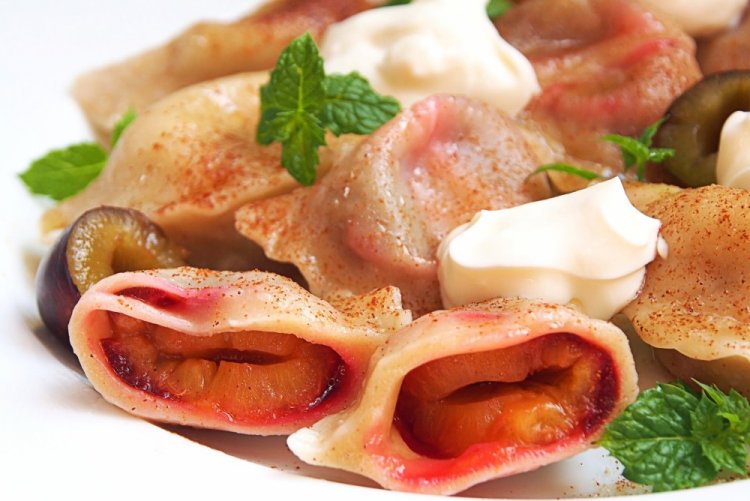 Вареники со сливами