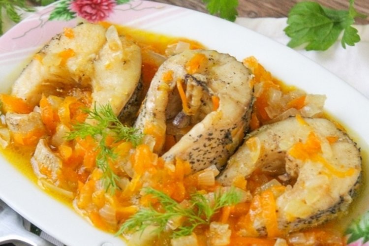 Тушеная щука в духовке