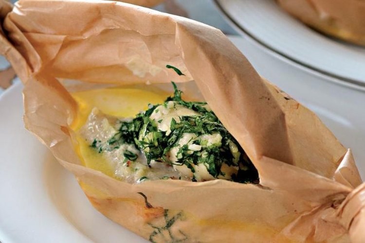 Палтус, запеченный в пергаменте