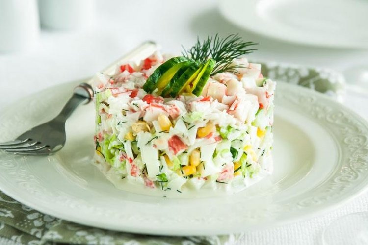 Крабовый салат с семгой