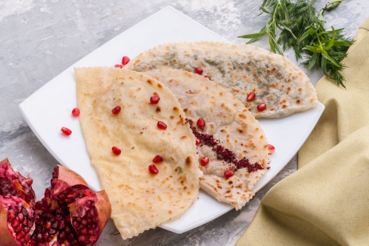 Кутабы с говядиной и гранатом