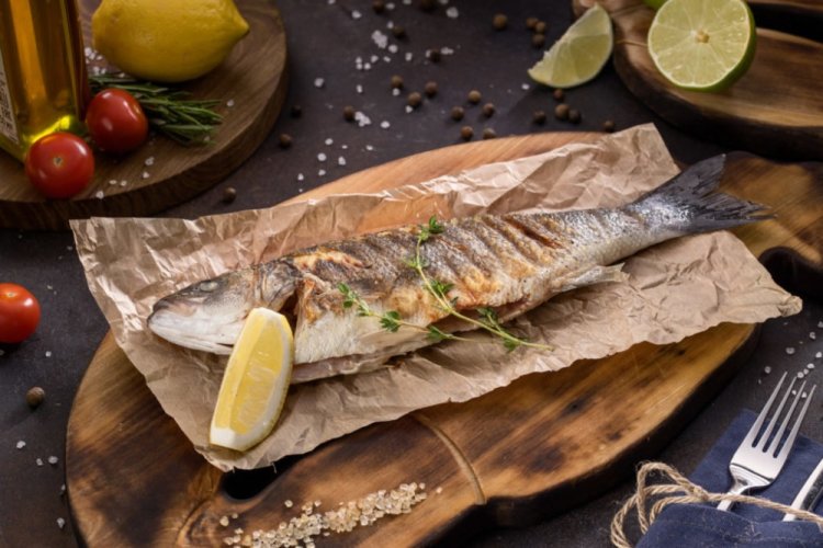 Сибас в белом вине в духовке