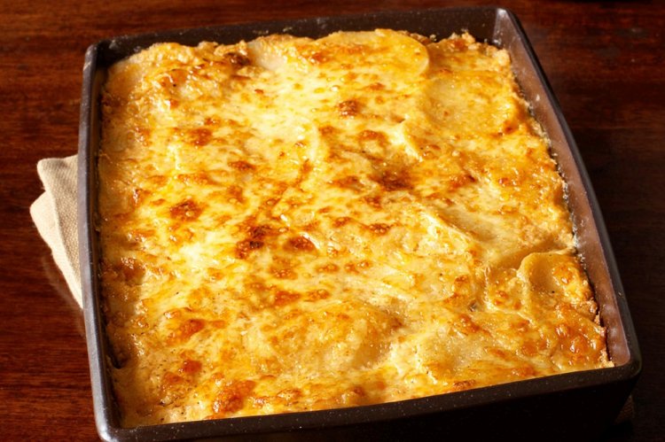 Запеканка из окуня и картошки в духовке