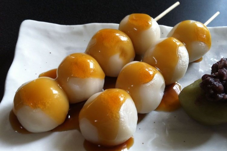 Митараси-данго с соевым соусом