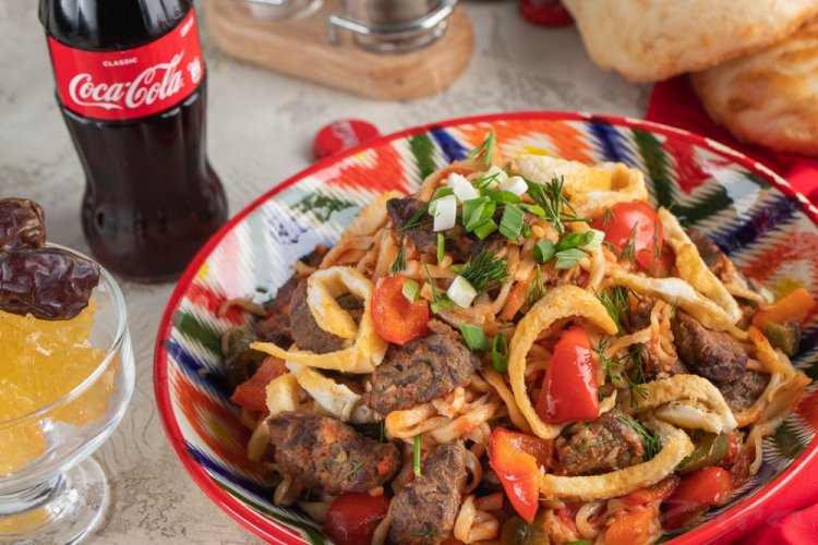 Жареный лагман с яйцом