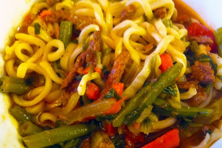 Жареный лагман со стручковой фасолью