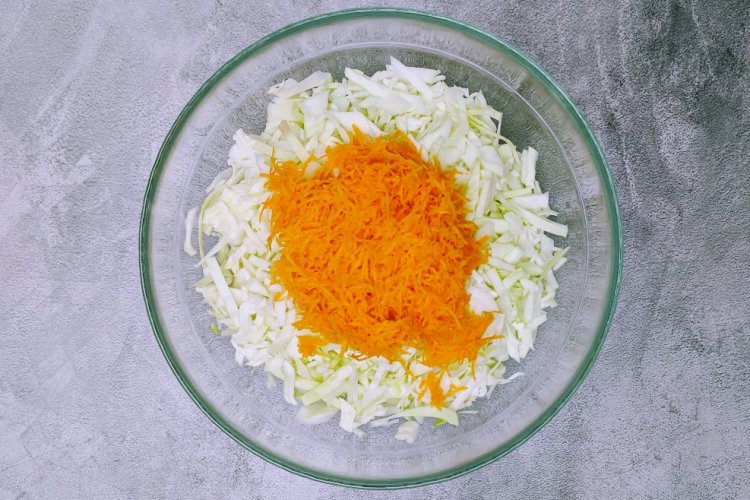 Квашеная капуста в банке – классический рецепт