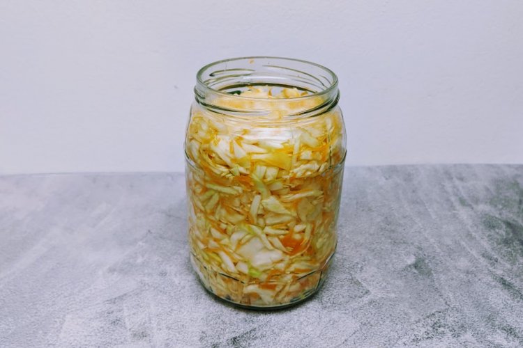 Квашеная капуста в банке – классический рецепт