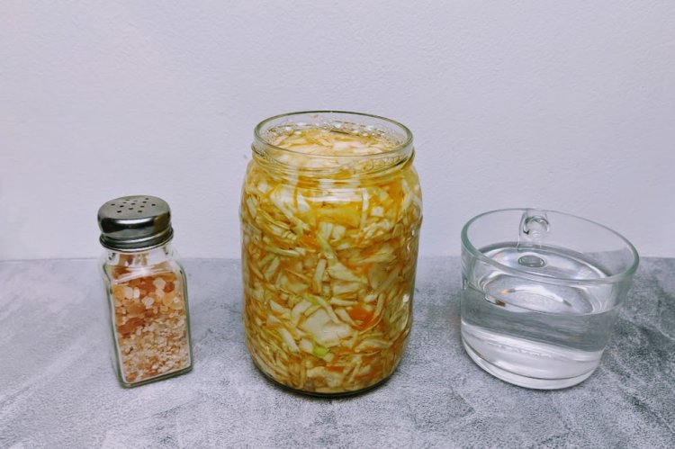 Квашеная капуста в банке – классический рецепт