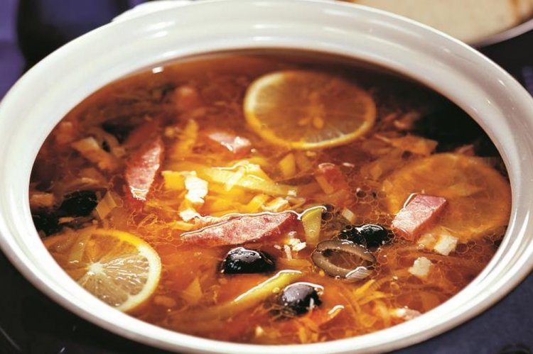 Солянка с квашеной капустой в мультиварке