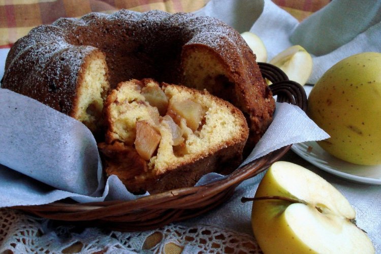 Яблочный кекс