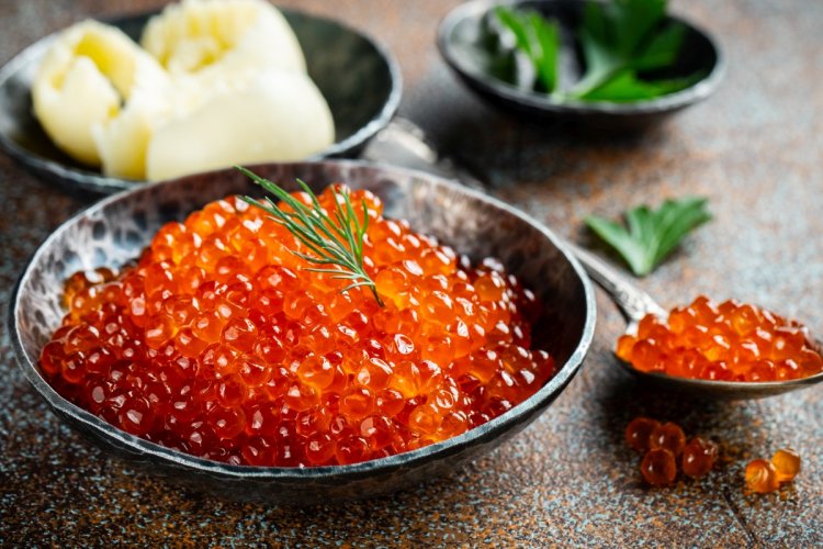 Как засолить икру форели: 10 рецептов в домашних условиях