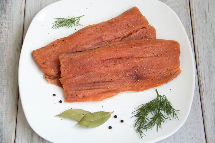 Соленая горбуша – классический рецепт