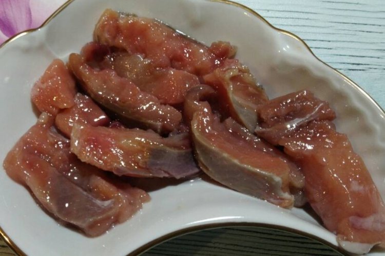 Соленая горбуша в соевом соусе