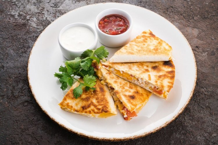 Кесадилья с курицей