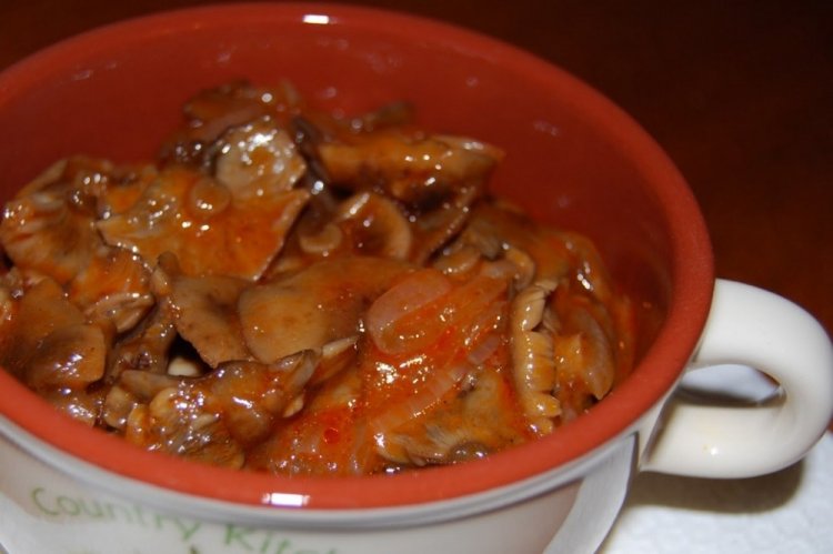 Жареные опята в томате