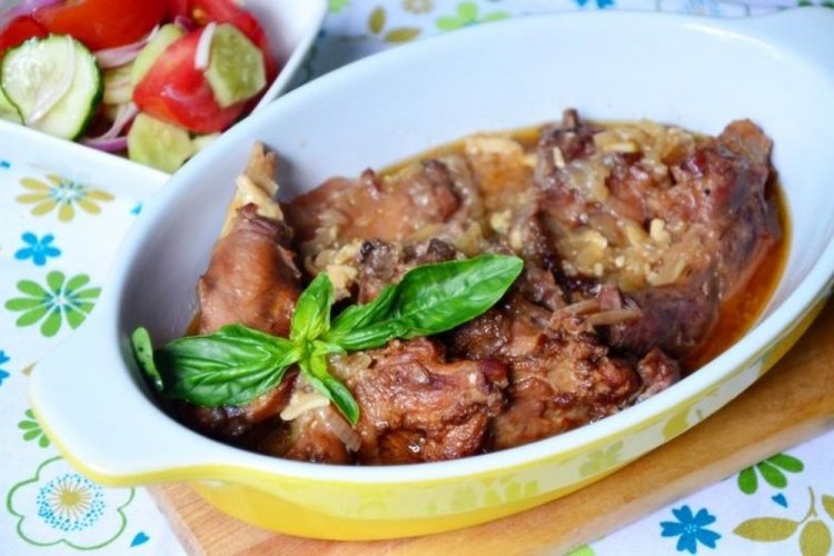 Запеченный кролик в пиве