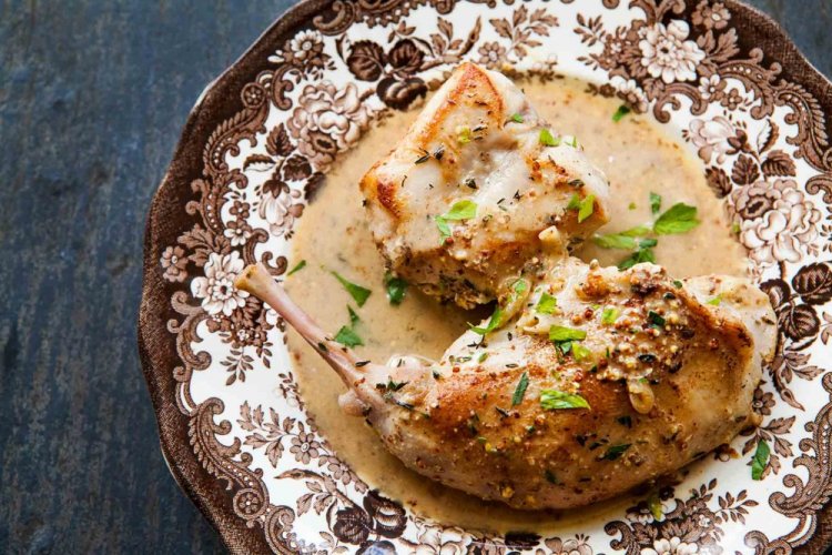 Кролик, запеченный в сметане и соевом соусе