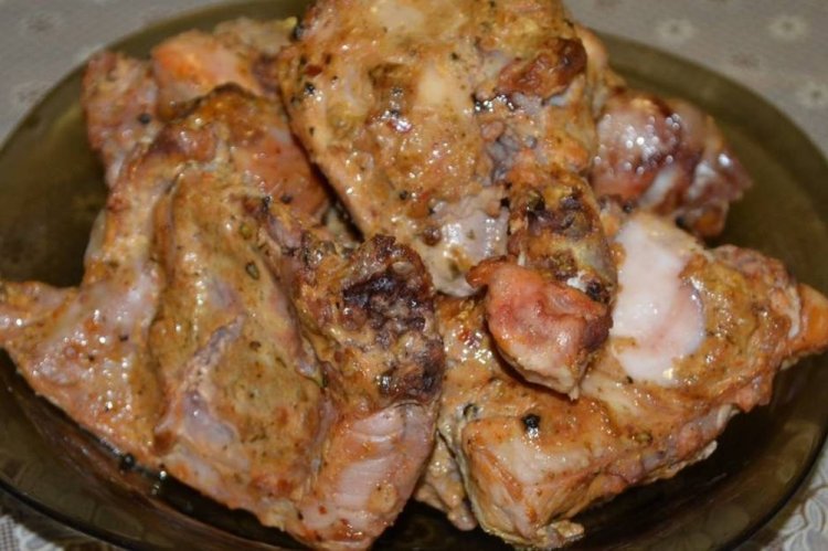 Кролик с луком в духовке