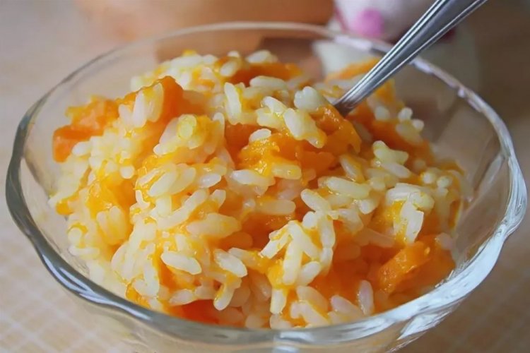 Рисовая каша с тыквой на молоке и воде