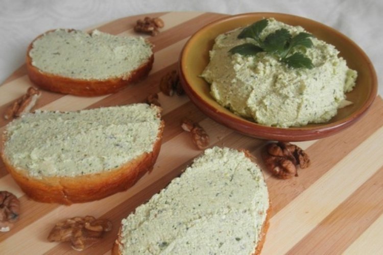 Паштет из говяжьего языка с брынзой