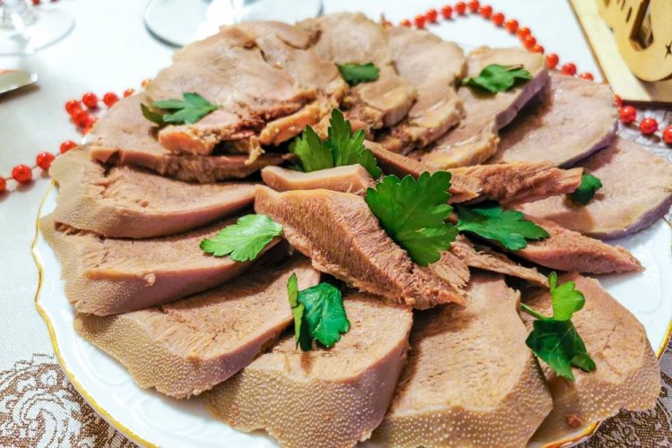 Запеченный говяжий язык