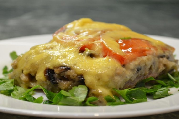 Говяжий язык под сыром