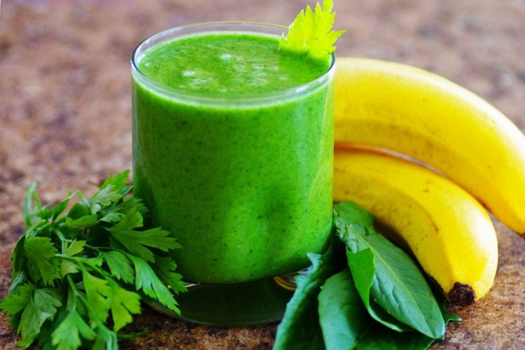 Смузи с сельдереем и бананом