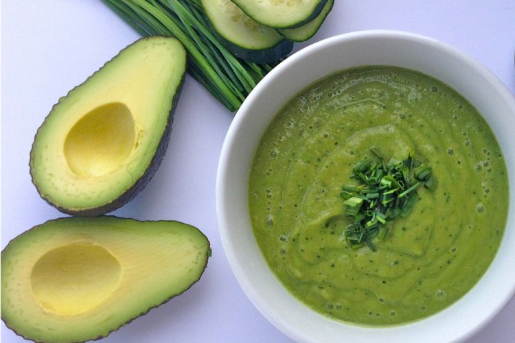 Холодный суп с сельдереем и авокадо