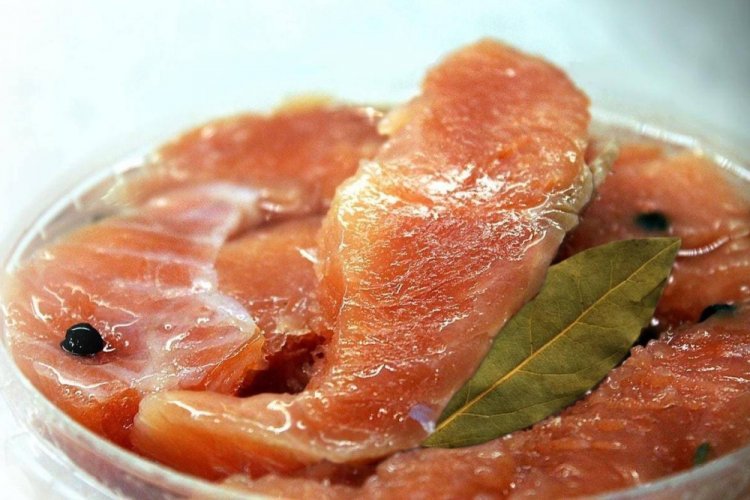 Красная рыба в рассоле