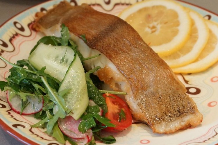 Жареный палтус на сковороде