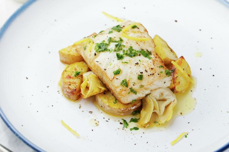 Палтус с картошкой и артишоками