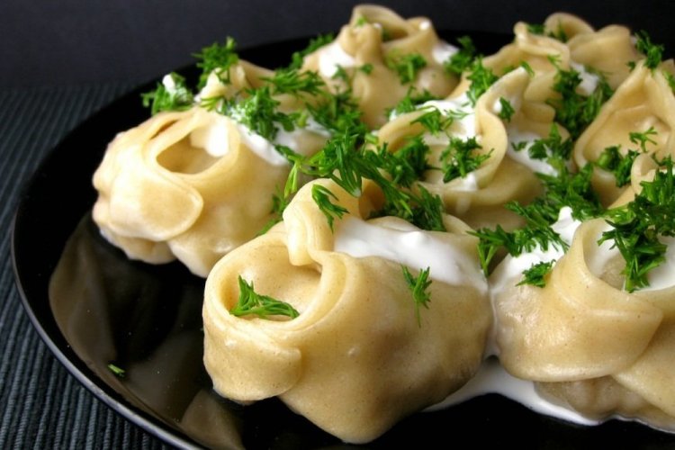 Манты с рыбой и рисом