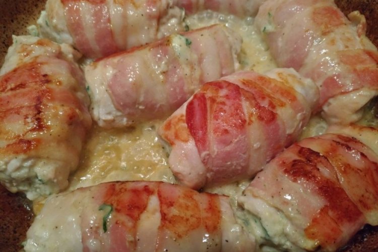 Фаршированная грудка индейки на сковороде