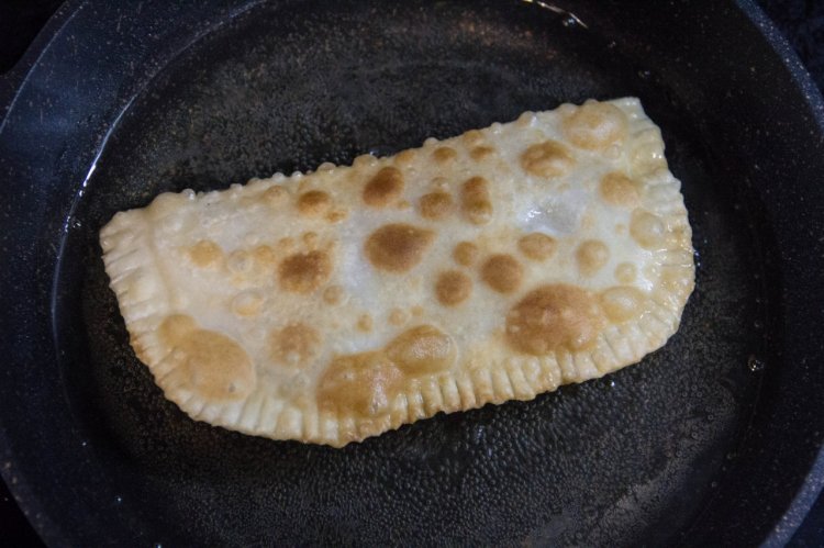 Чебуреки с мясом – классический рецепт