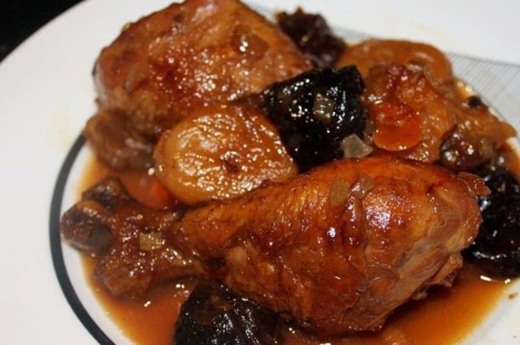 Курица с морковью в духовке