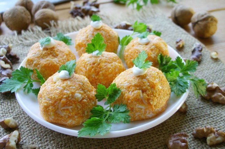 Морковные шарики с селедкой
