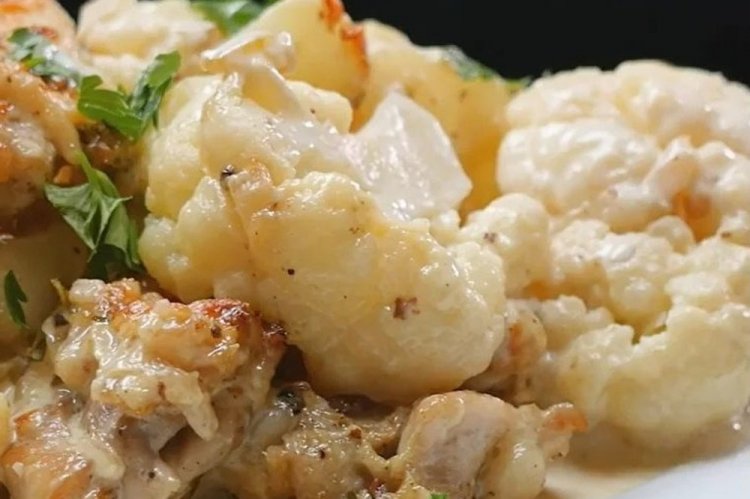 Курица с цветной капустой в сметанном соусе