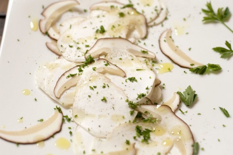 Карпаччо из белых грибов