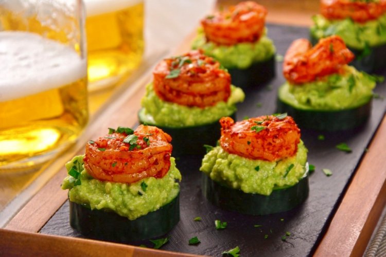 Канапе с креветками и гуакамоле